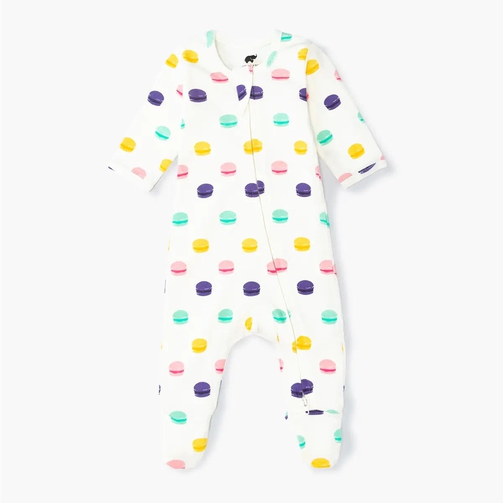 New w/tag Monica + Andy white pastel Le Macaron print Zipper one Piece Newborn